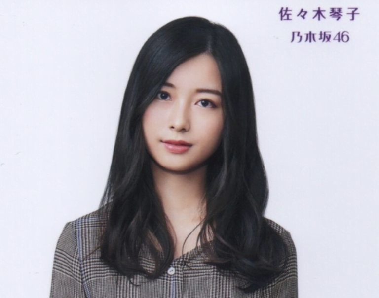 【佐々木琴子】握手会の塩対応に震える…やる気がないという噂は本当? 【佐々木琴子】握手会の塩対応に震える…やる気がないという噂は本当?