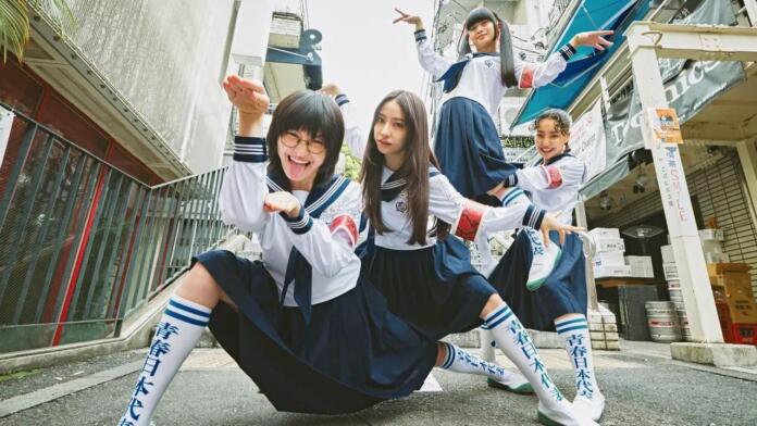 『オトナブルー』が気持ち悪いといわれる理由は?元ネタはあの名曲? 『オトナブルー』が気持ち悪いといわれる理由は?元ネタはあの名曲?